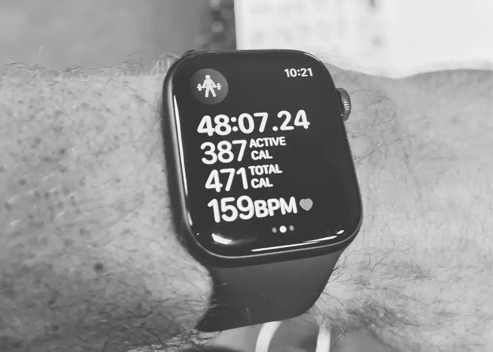 Apple Watch's Cardio Fitness Alerts Aid Man in Spotting Significant Cardiac Problem